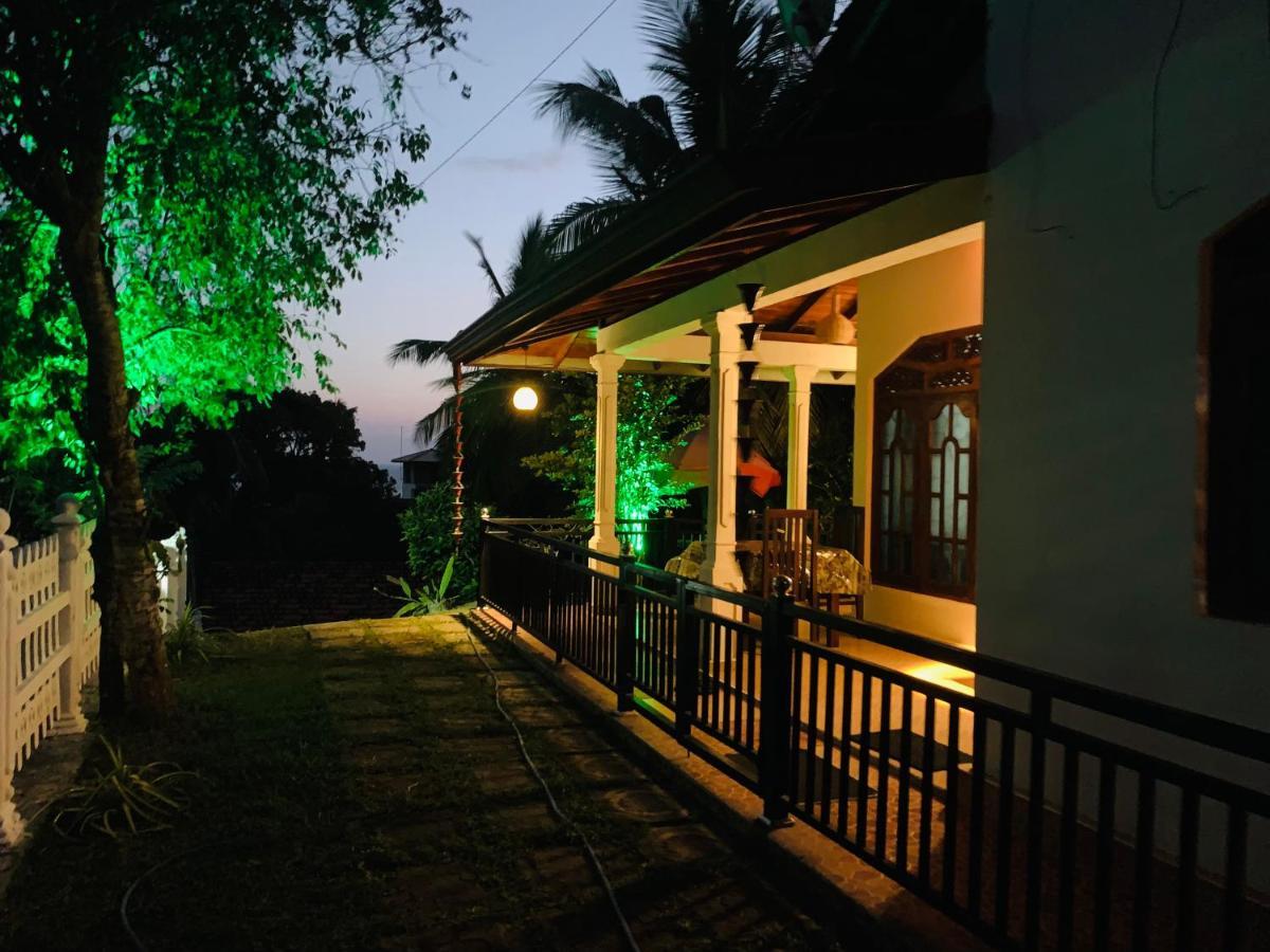 Kawshan Home Stay 迪克韦勒 外观 照片