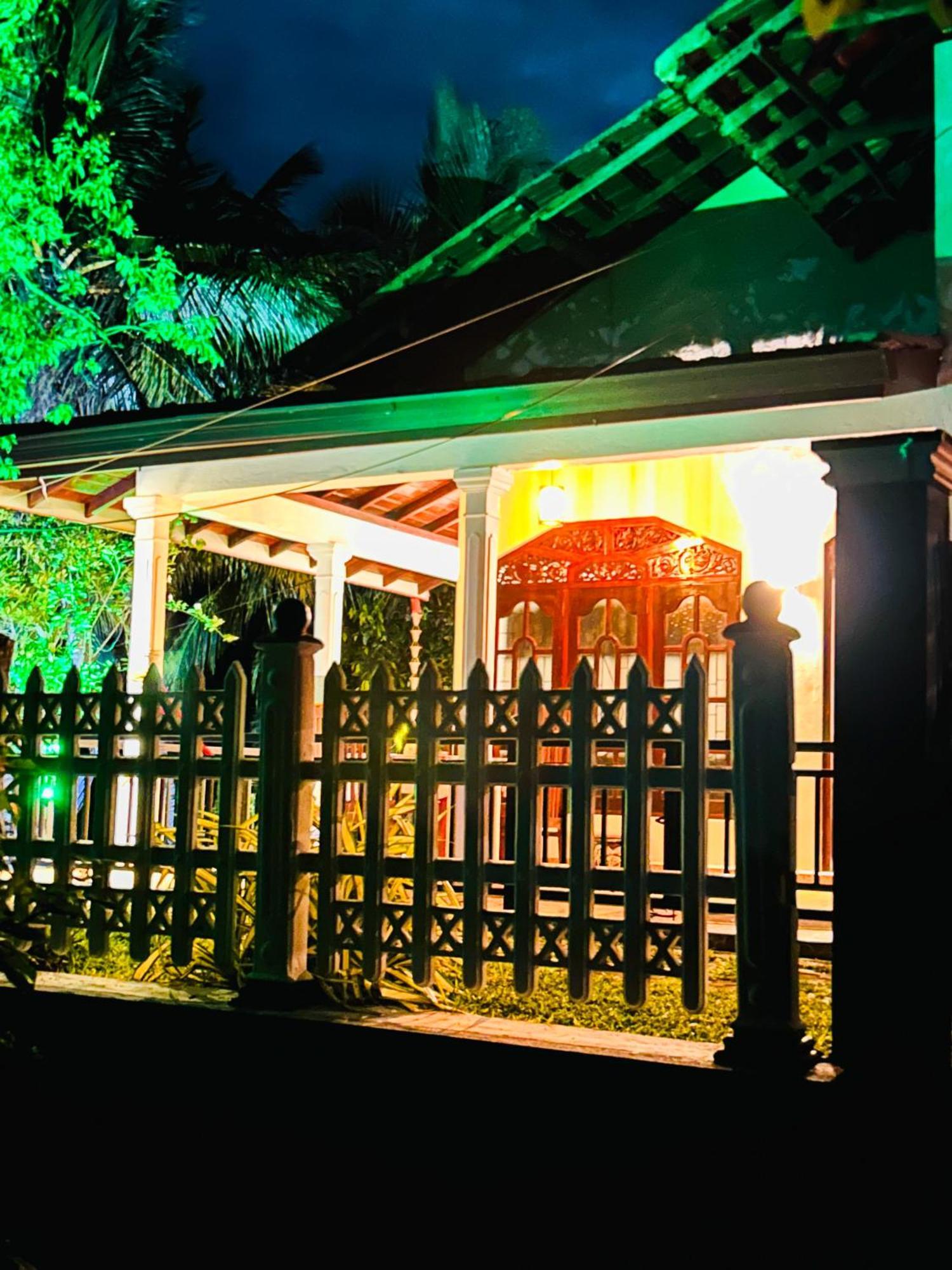 Kawshan Home Stay 迪克韦勒 外观 照片